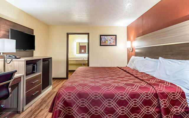 Econo Lodge Worthington