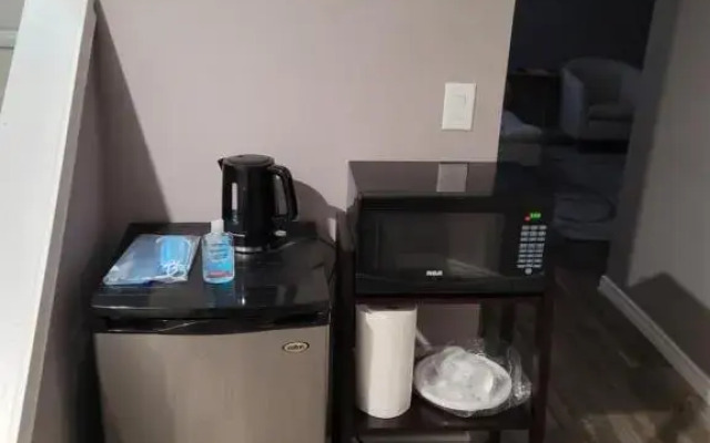 Adorable Studio Basement Suite in South Barrie