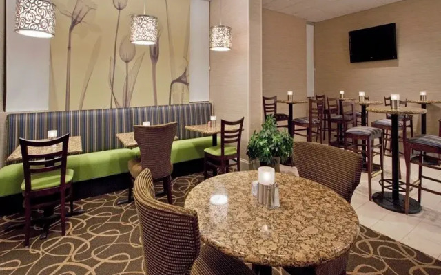 DoubleTree by Hilton Raleigh Midtown