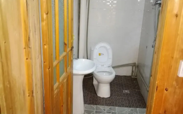 Spring Orchid Youth Hotel