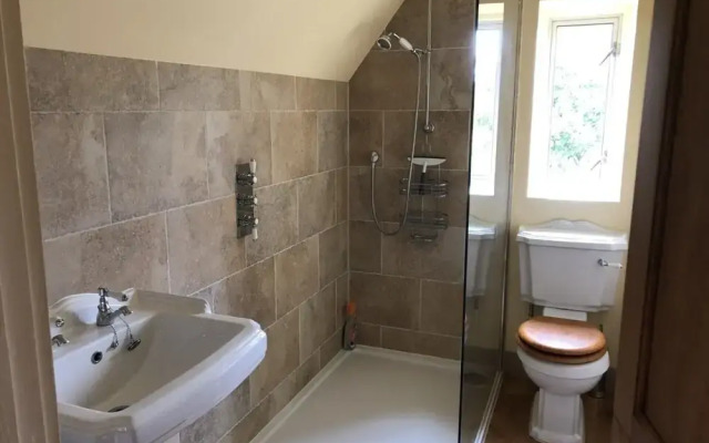 Beautiful 3 Bedroomed Cotswolds Farmhouse