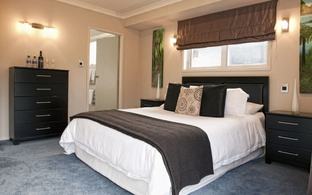 B&B @ the Redwoods