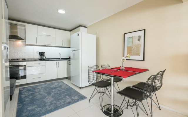 Missafir Stylish Flat Near Hadrian s Gate