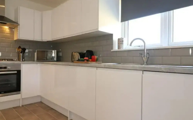 Railway House 5 bed - Maryhill