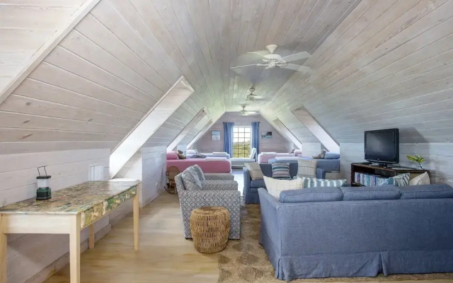 Buccaneer Hill 6 Bedroom Home
