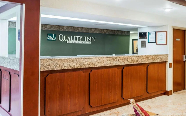 Quality Inn Milwaukee/Brookfield