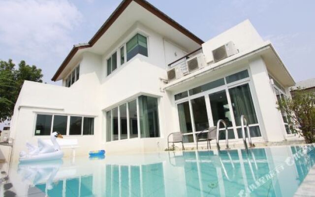 Anb Pool Villa Pattaya 4Br Beach Front