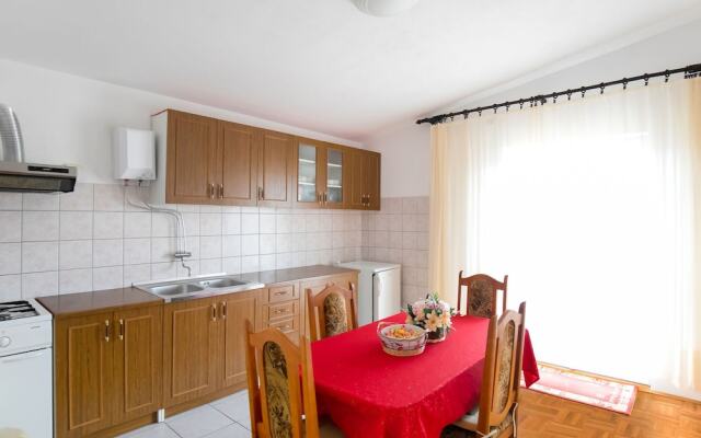 Lovely Apartment in Krneza Near Seabeach