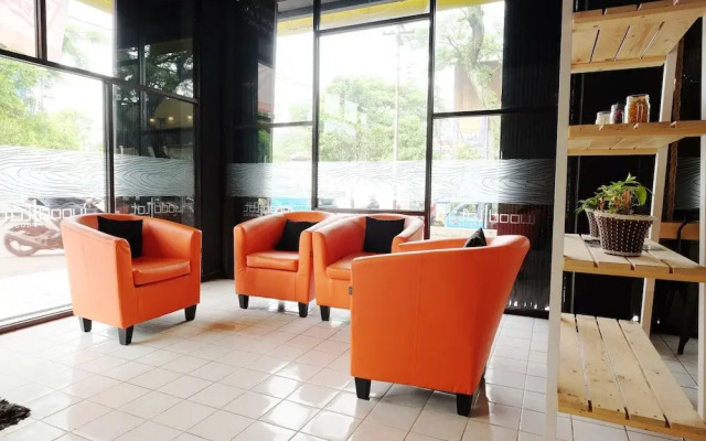 ZEN Hostel Alun-Alun Sarinah