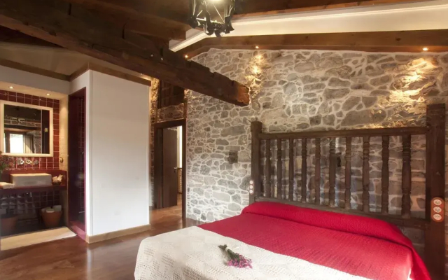 Casona De El Castaniu