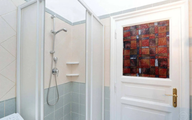 Aventino Piramide apartments - Historical area