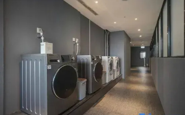 Fun Stay Inn Ximen