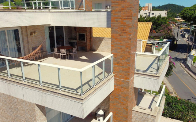 1083 - Apartamento com vista para o mar em Bombinhas