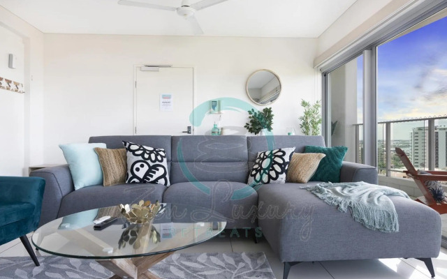 ZEN BY THE WATER - Darwin's Premier Ocean View Family Retreat