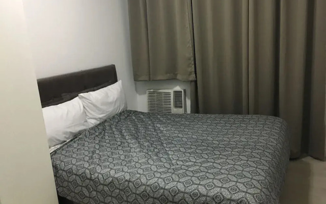 Comfort Condo @ Azure Urban Residences