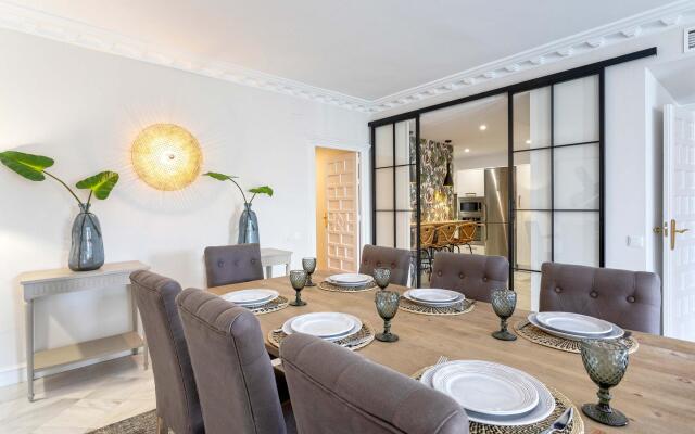 Spectacular apartment with 258m2 and 4BD near Alcazar. San Fernando