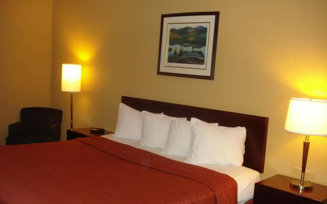 Jolly Roger Inn & Resort