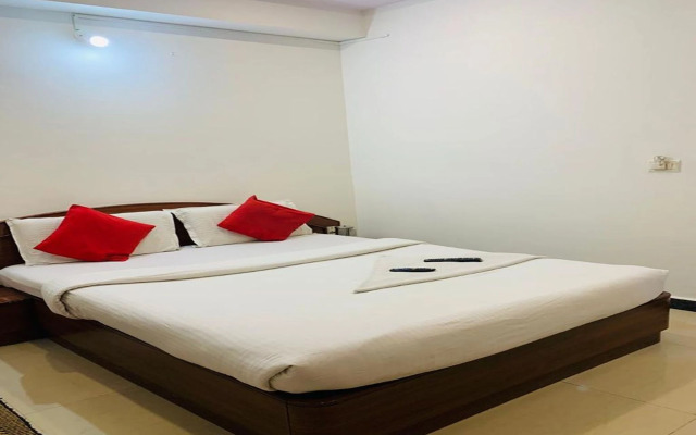 OYO 12083 Hotel Champion Inn