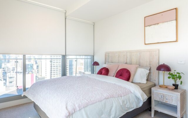 Stylish city views CBD 2 bed 2 bath