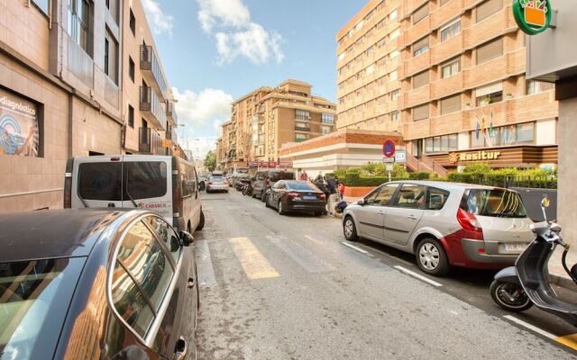 Elegant Holiday Home in Seville near River Guadalquivir