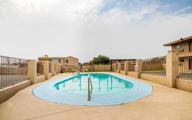 Oyo Hotel San Antonio Lackland AFB/Seaworld Hwy 90 W