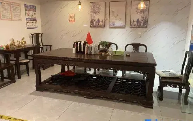 Haikou Qingyuan Chinese Inn (Hainan University Haikou People's Hospital)