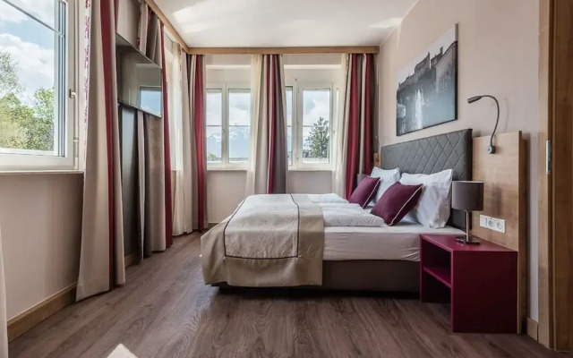 Hotel Max 70