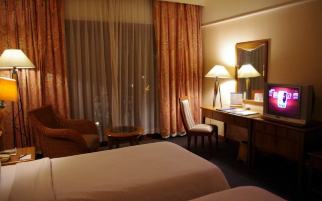 Novotel Surabaya - Hotel & Suites