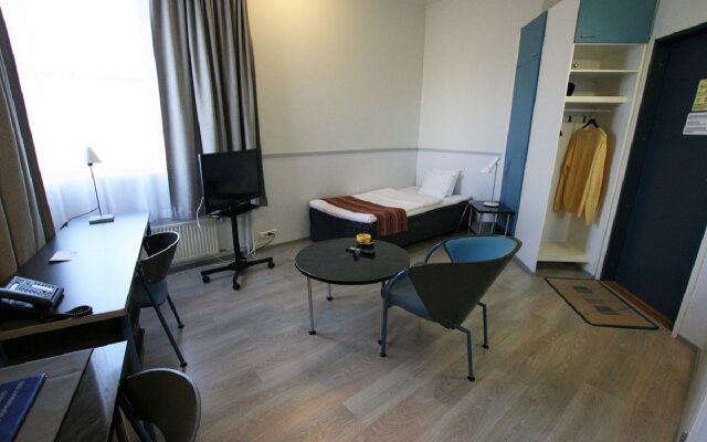 Skyline Airport Hotel