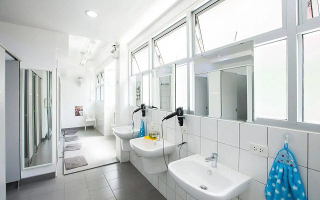 Cubic Bangkok Hostel