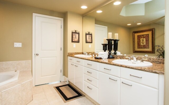 Crb0209 2 Bedroom Condo