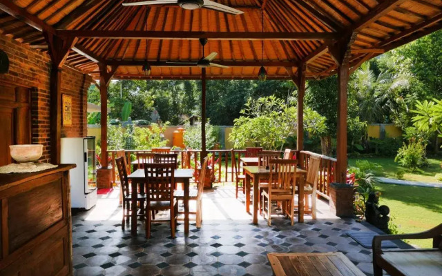 Kubu Kangin Resort