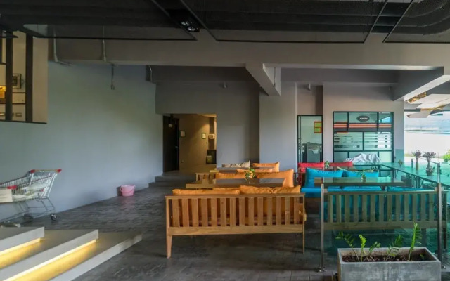 Et420 - Pool View Patong Studio With Pool and Shuttle to Beach