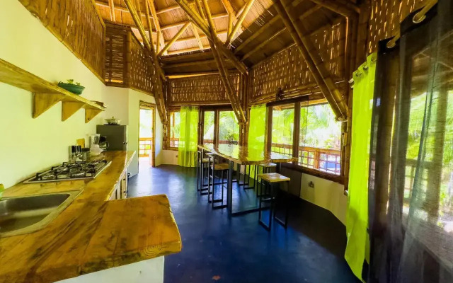 Eco-Lodge Deseo Bamboo