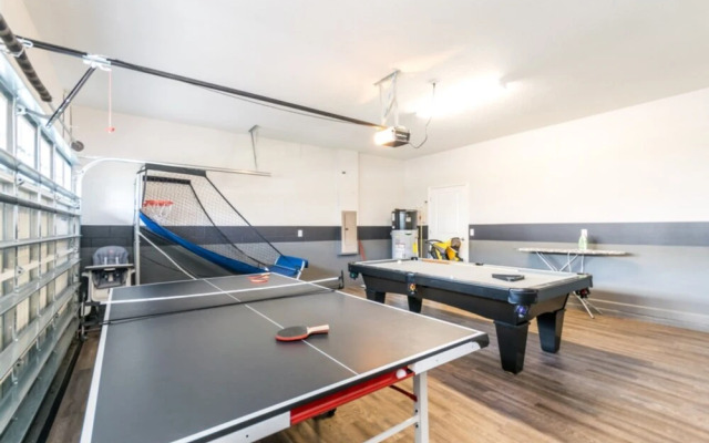 8 Bedroom 5 Bathroom Villa