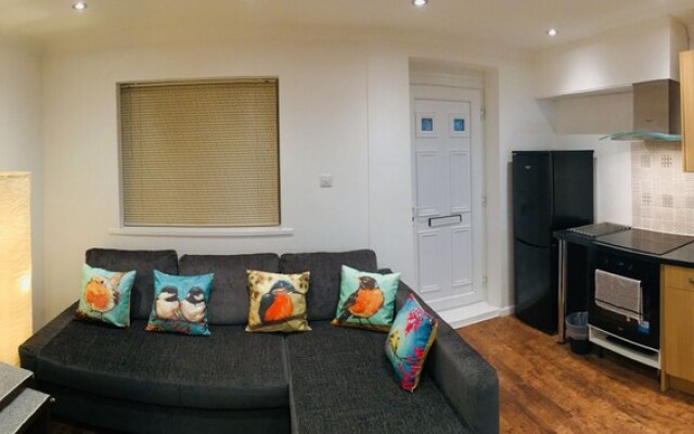 Fountain View 1BR Flat-Free Parking