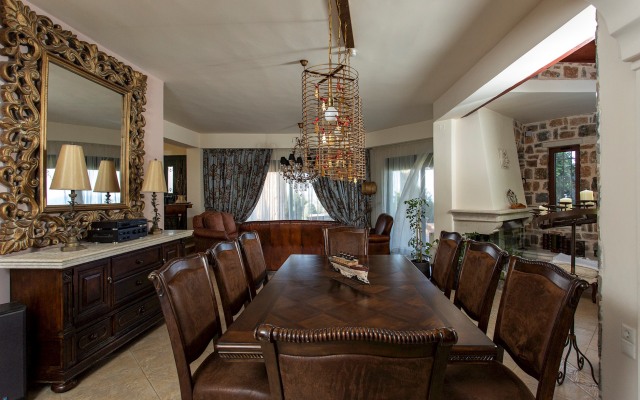 Luxury Villa Golden Crest With Private Swimming Pool