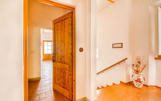 Montignano With Shared Pool