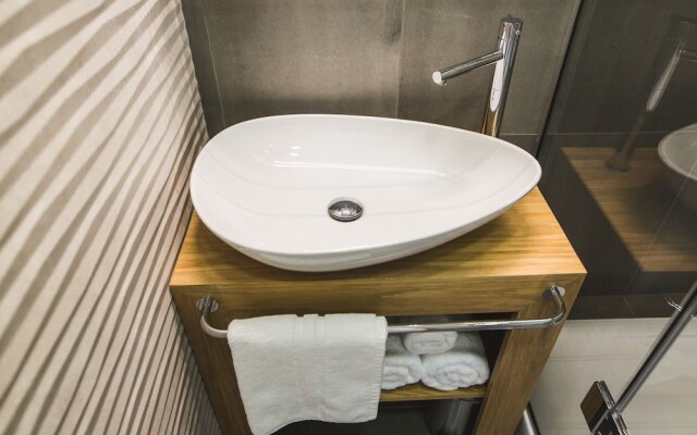 Sir George Luxury Suites