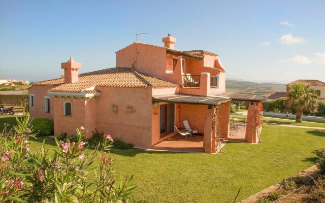 Stunning Home In Punta Su Turrione With Jacuzzi, 2 Bedrooms And Outdoor Swimming Pool