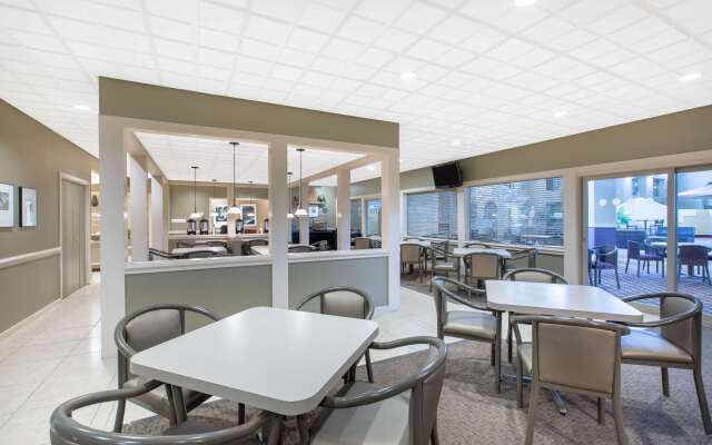 Ramada by Wyndham Midtown Grand Island