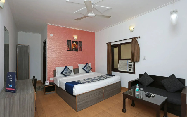 Hotel Om Paradise by OYO