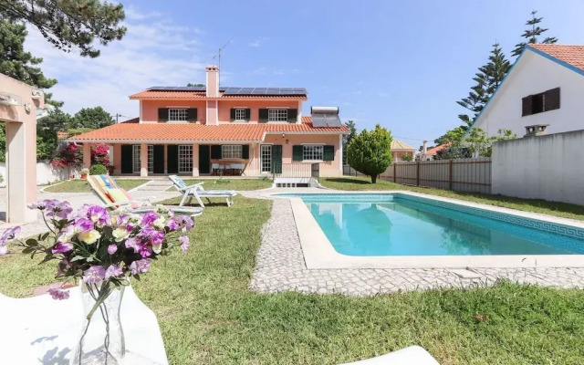 Caparica Beach Villa by Homing