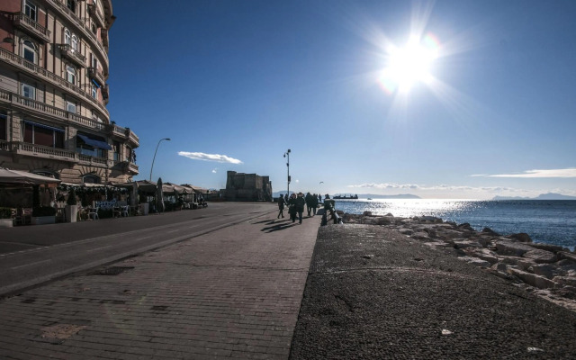 Chiatamone Seaside Suite