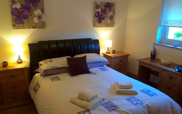 Woodburn Lodge