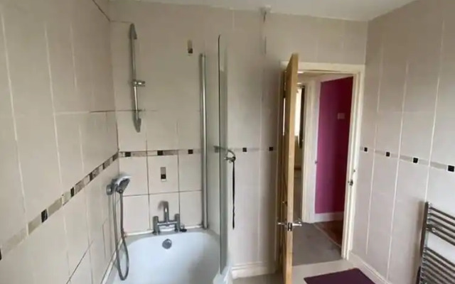 Beautiful 2-bed House in Birmingham