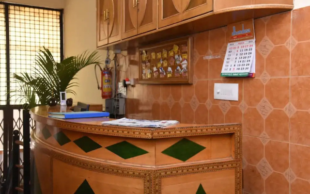 Goroomgo Kaveri Deluxe Lodge Bengaluru