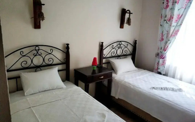 Adamarin Otel