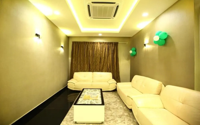 FabHotel Alreef Residency Vadaplani