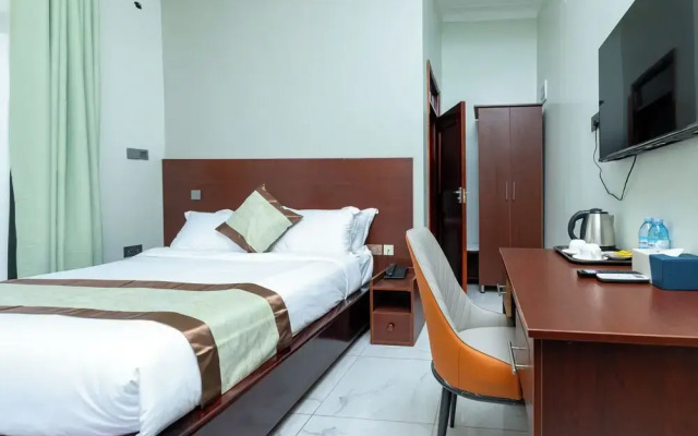 Ngabu Hotel